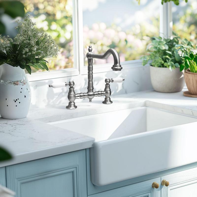 Grifo de cocina PB Nostalgic Bridge caño en ángulo de acero inoxidable con palancas blancas PBN.RVS.H.WH