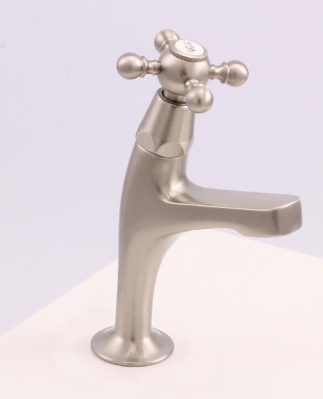 Grifo de lavabo PB Classic con pomo de estrella agua fría modelo pequeño acero inoxidable 1208855702