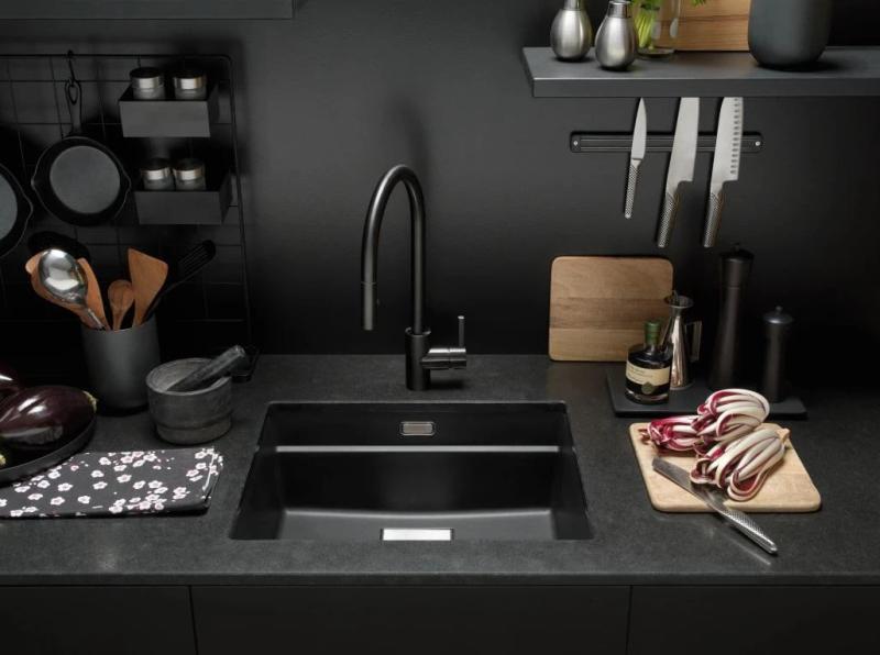 Grifo de cocina Franke Eos Neo con caño extraíble con efecto spray negro satinado 115.0613.671
