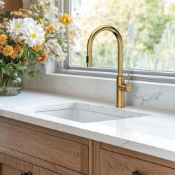 Mezclador de cocina Quadri Retford dorado con caño extraíble y posición de rociado 1208956085