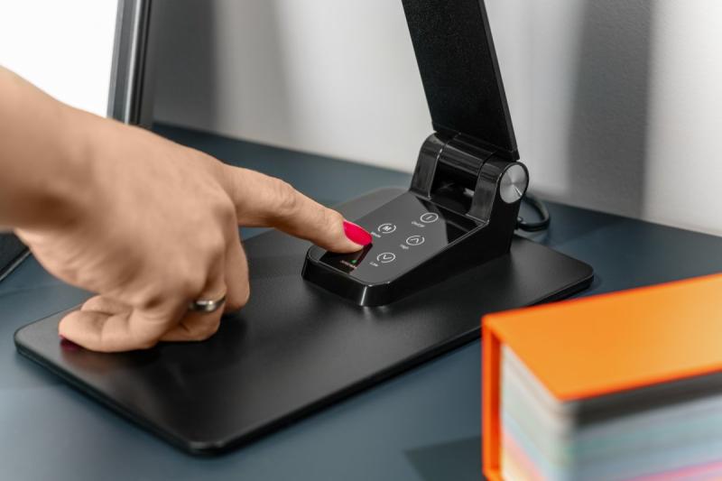 Decor Lámpara de escritorio Loneos 12W 700lm AC220-240V 3-CCT 5 niveles de atenuación RA>80 USB negro 1208962502