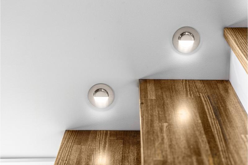 Decor Luminaria de escalera LED ESCADA OB DC12V con cubierta redonda esmerilada 0 8W 70lm 4000K cable de inoxidable 150cm.