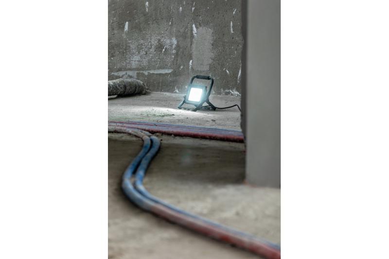 Foco LED iNEXT (portátil) 30W 2400lm, PF>0,9, RA>80, IP65, 120°, 6400K, cuerpo negro 1208962861