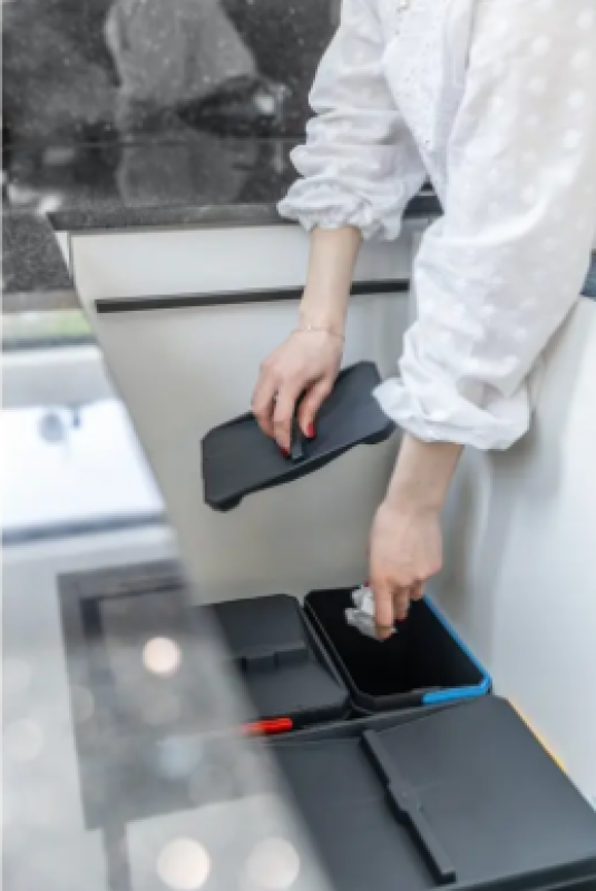 Sistema de separación de residuos Garbi Basket B-60-3 para cajón de 60 cm, incluye soporte y 3 cubos de basura 1208964399.