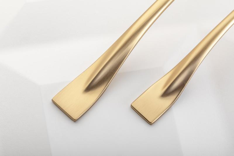 Manija de Zamak FLOW C = 192 mm champagne 1208966039