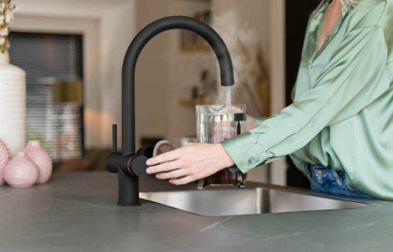 Franke Maris waterhub 7L boiler 3-1 con grifo electrónico de agua hirviendo Touch en negro mate 160.0713.604