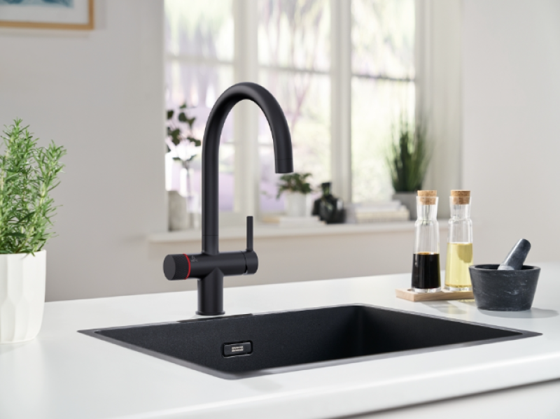 Franke Maris Water Hub 4L boiler 3-en-1 con grifo de agua hirviendo mecánico Twist en negro mate con bypass de hub de agua 1208967862