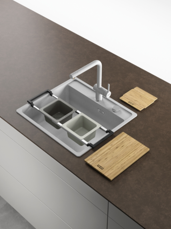 Franke Accesorio Universal Juego All-In Set 2 - Tabla de Cortar, Recipiente de Plástico, Bandeja de Plástico y Puente Telescópico 112.0655.482