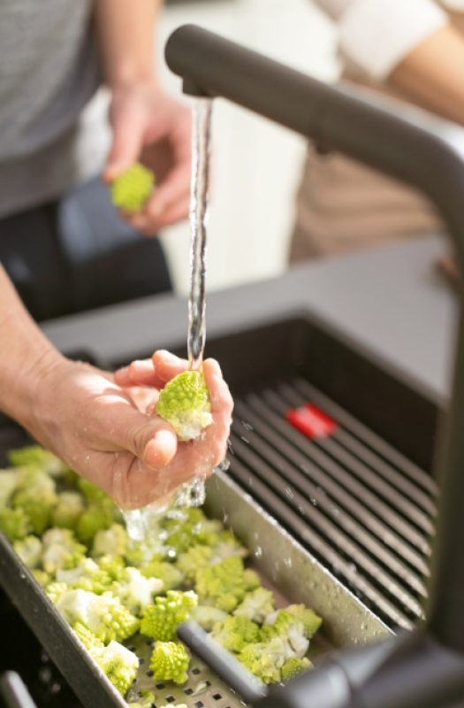 Franke Active Twist Monomando Negro con Caño Extraíble y Control de Desagüe Integrado 115.0669.769