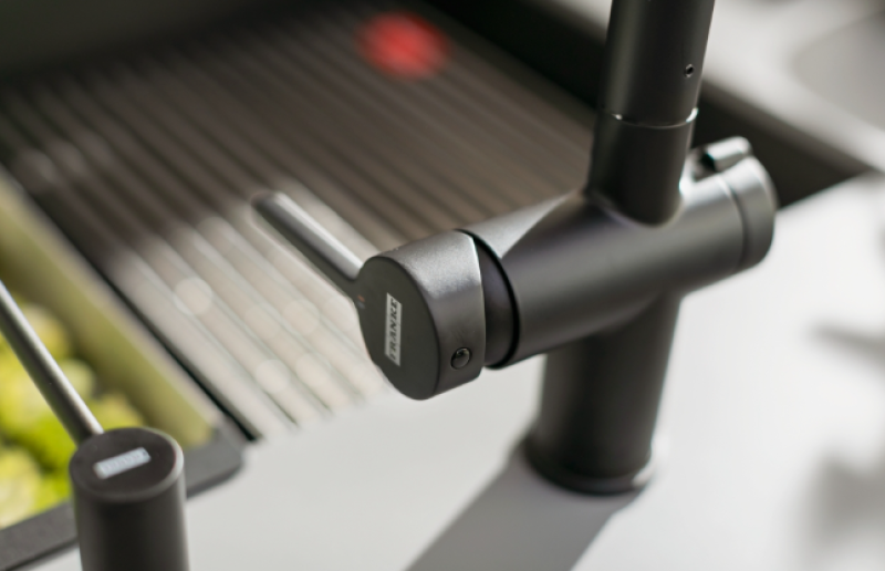 Franke Active Twist Monomando Negro con Caño Extraíble y Control de Desagüe Integrado 115.0669.769