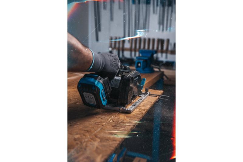 HÖGERT sierra circular a batería, 18V, sin batería, conexión para aspiradora.