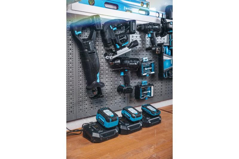 HÖGERT cargador de batería 4A 18V