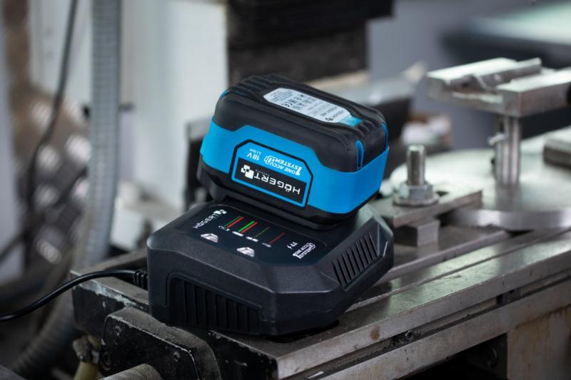 HÖGERT cargador rápido para batería 6A 18V