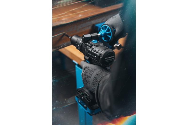 HÖGERT juego de llaves de impacto a batería 200 Nm 18V con motor sin escobillas.