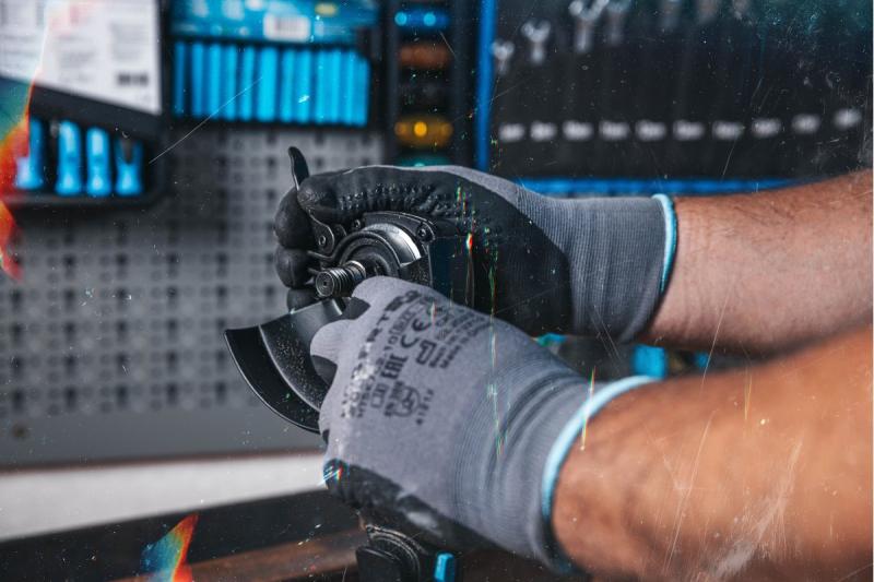 HÖGERT amoladora angular inalámbrica con interruptor de paleta, 125MM, 18V, juego con batería, cargador, accesorios.