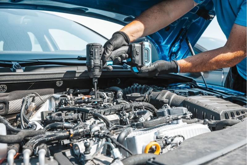 HÖGERT Plancha inalámbrica sin escobillas 18V, conjunto con batería, cargador y accesorios