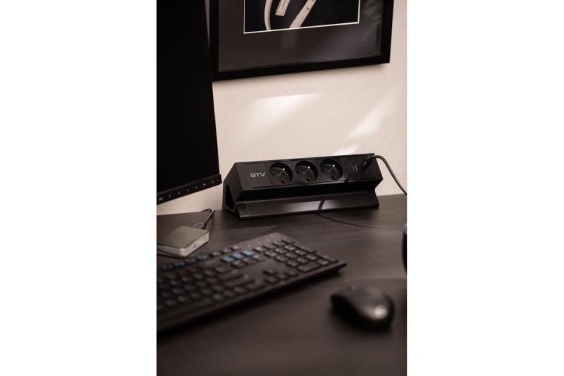 Enchufe de muebles Basco, 3 x enchufe con toma de tierra, USB A+C, cable de 1.5 m, negro con montaje