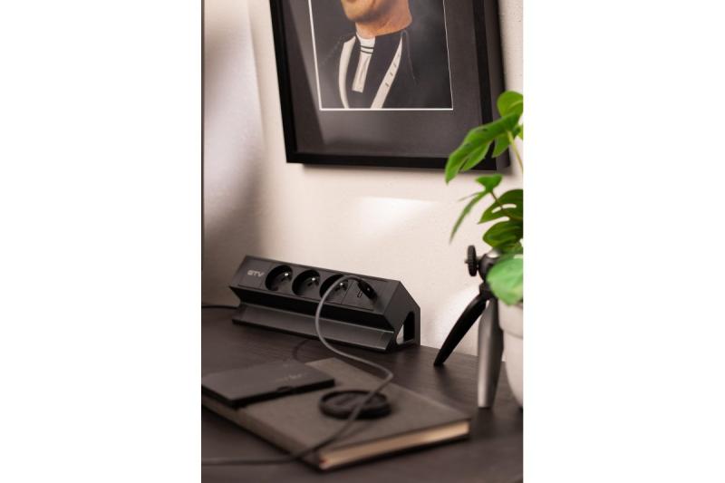 Enchufe de muebles Basco, 3 x enchufe con toma de tierra, USB A+C, cable de 1.5 m, negro con montaje