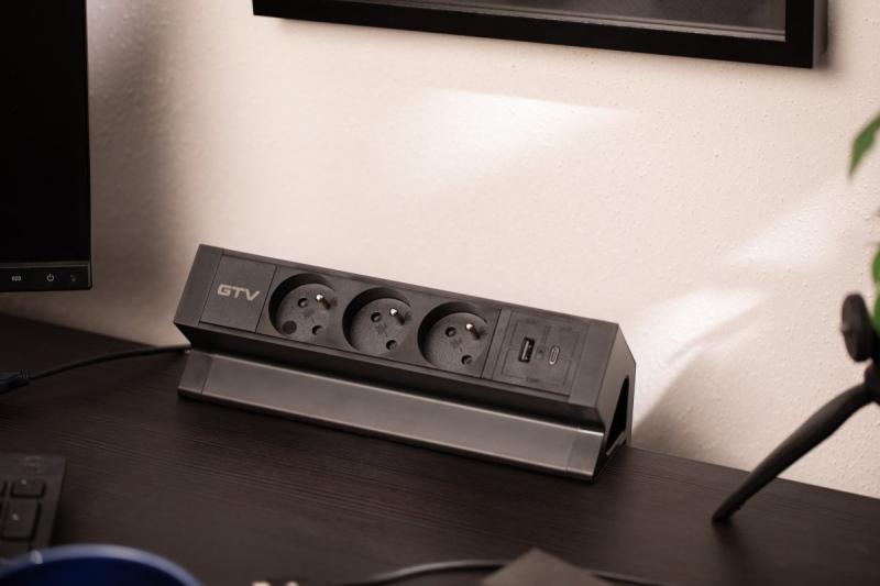 Enchufe de muebles Basco, 3 x enchufe con toma de tierra, USB A+C, cable de 1.5 m, negro con montaje