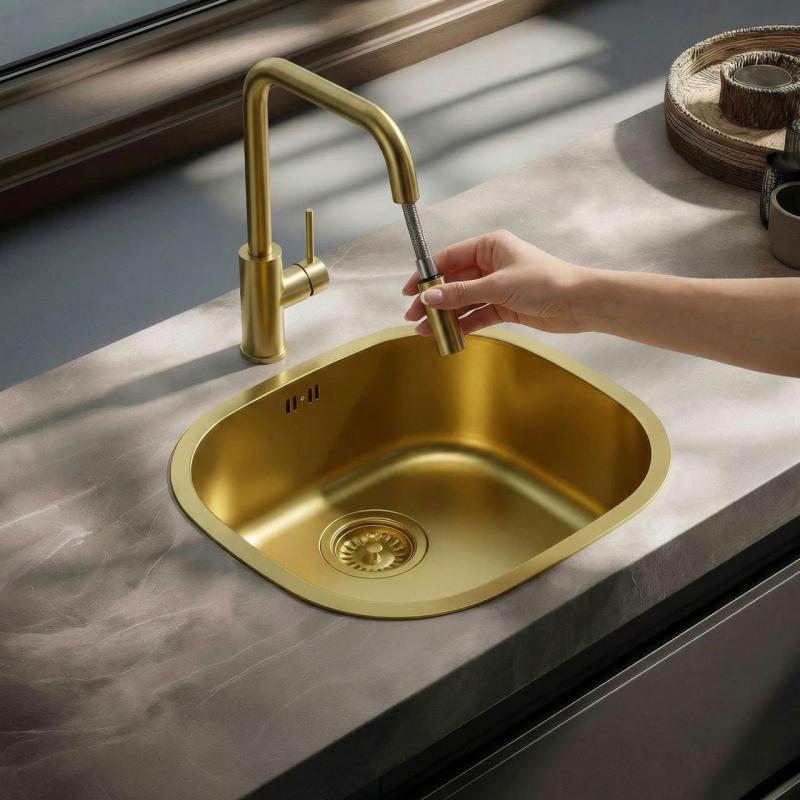 Pure.Sink Luxion Grifo de cocina dorado cuadrado con caño extraíble PLXSQUA-60