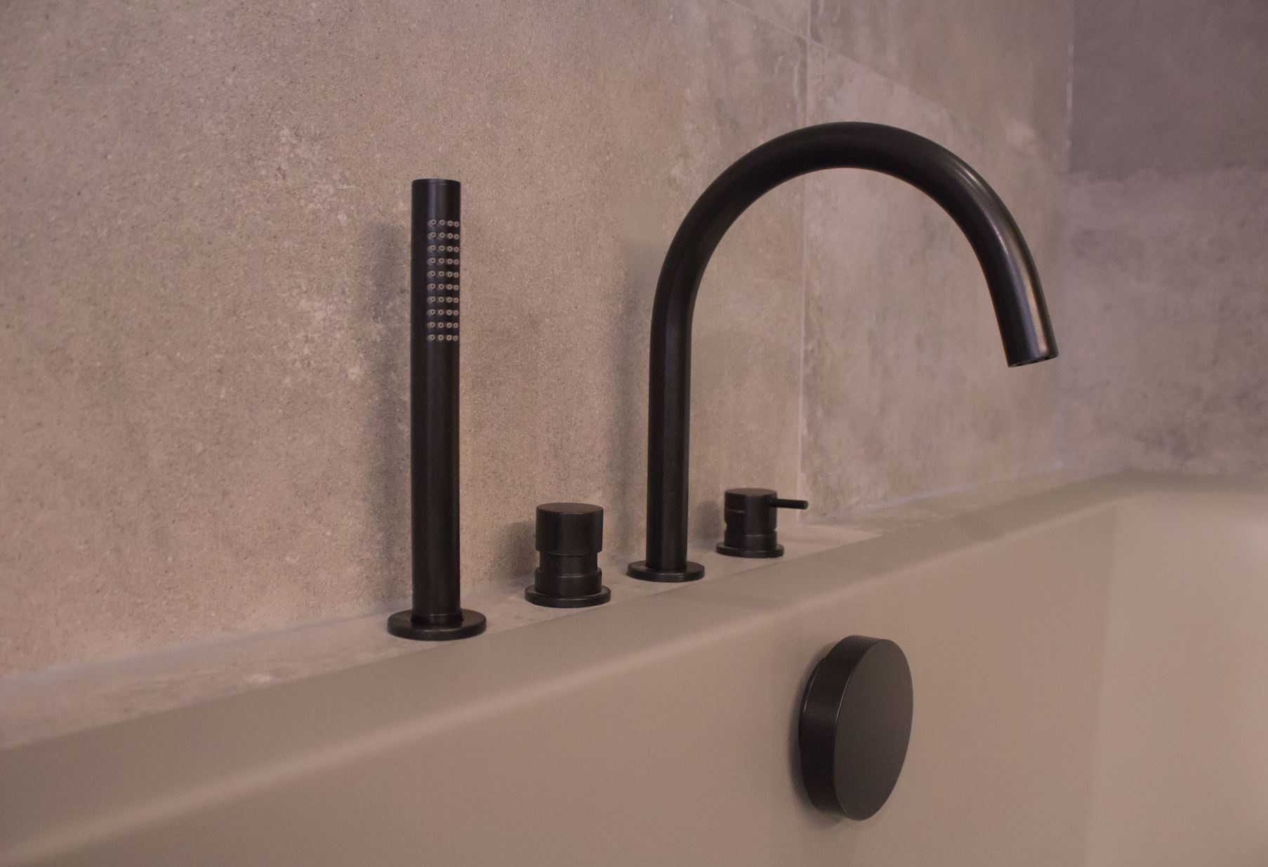 Grifo de cocina negro, grifo de baño negro, grifo de ducha negro y grifo de lavabo negro Waterevolution